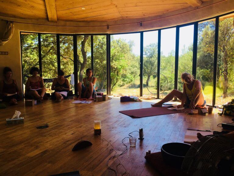 Salle de pratique du Domaine des Sens, lieu de retraite à louer